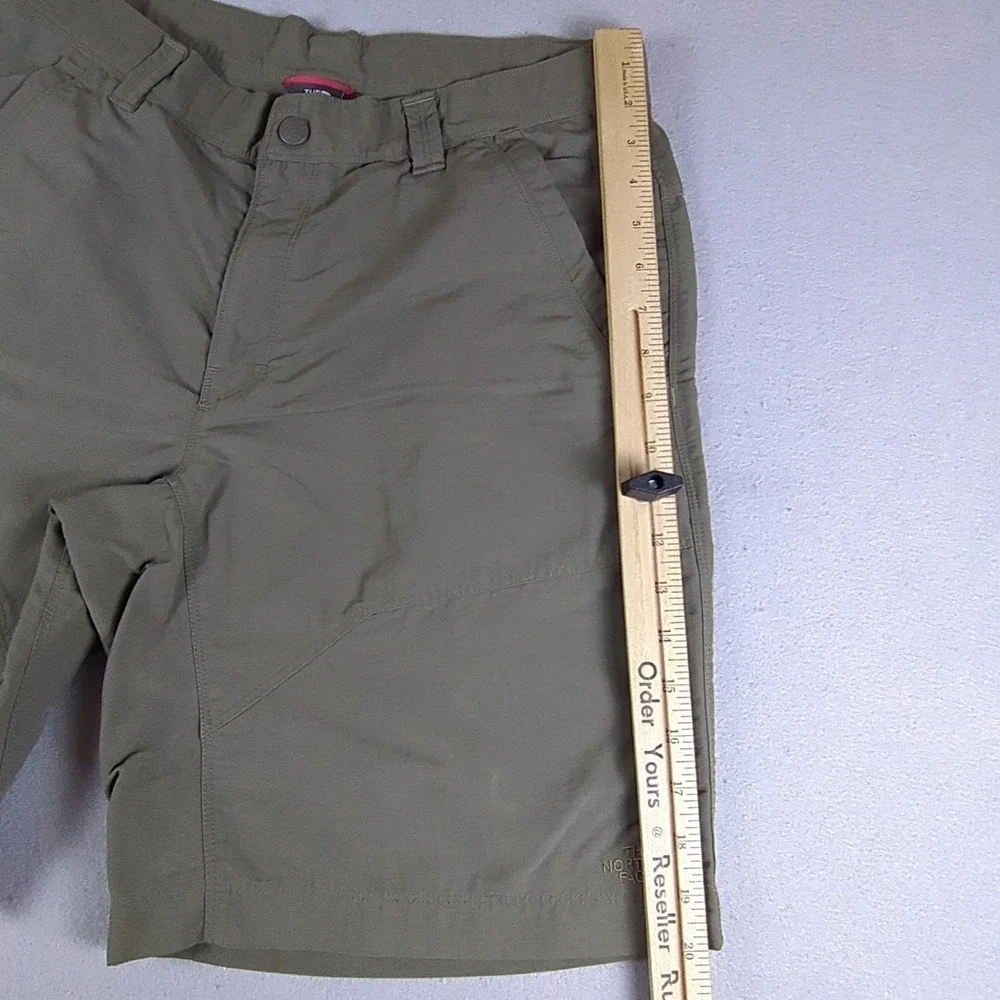 The North Face Axez Shorts Mens 36 Green 9